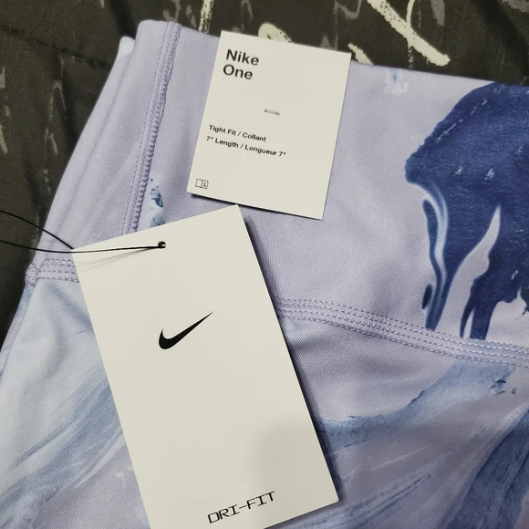 Nike One Women's Tight Fit 7" Marbled Aurora Bike Workout Shorts 3X - Picture 8 of 9